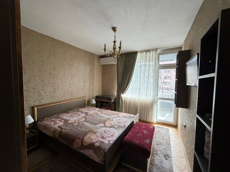 Продава 3-СТАЕН, гр. Благоевград, Широк център, снимка 2 - Апартаменти - 54050049