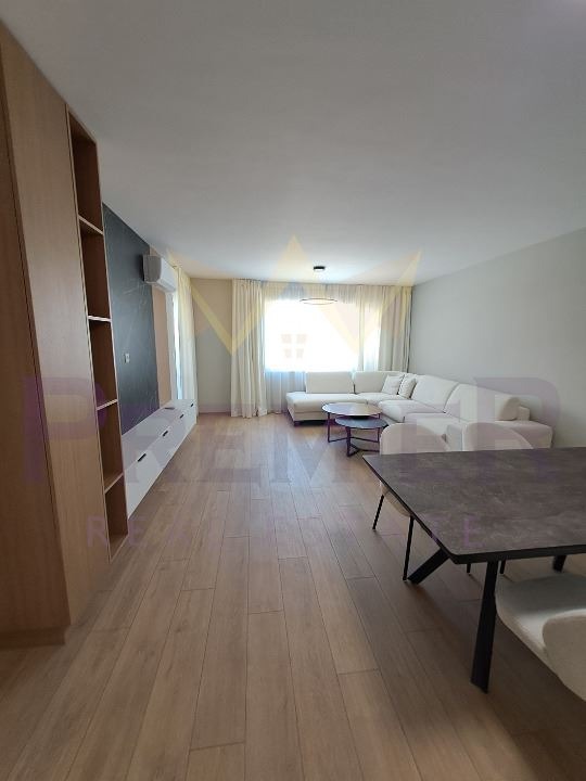 Продава 3-СТАЕН, гр. Варна, Център, снимка 2 - Апартаменти - 55654579