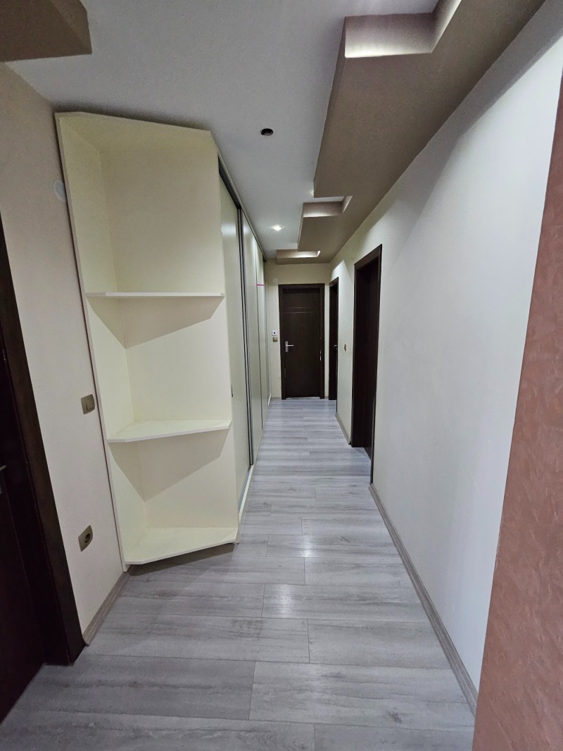 Продава МНОГОСТАЕН, гр. Кърджали, Център, снимка 7 - Апартаменти - 52780119