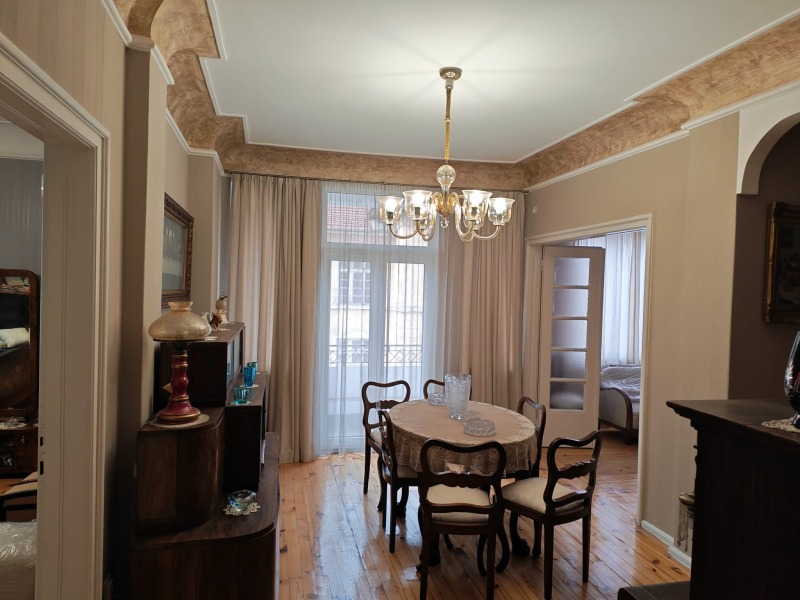 Продава ЕТАЖ ОТ КЪЩА, гр. София, Център, снимка 6 - Етаж от къща - 52826619