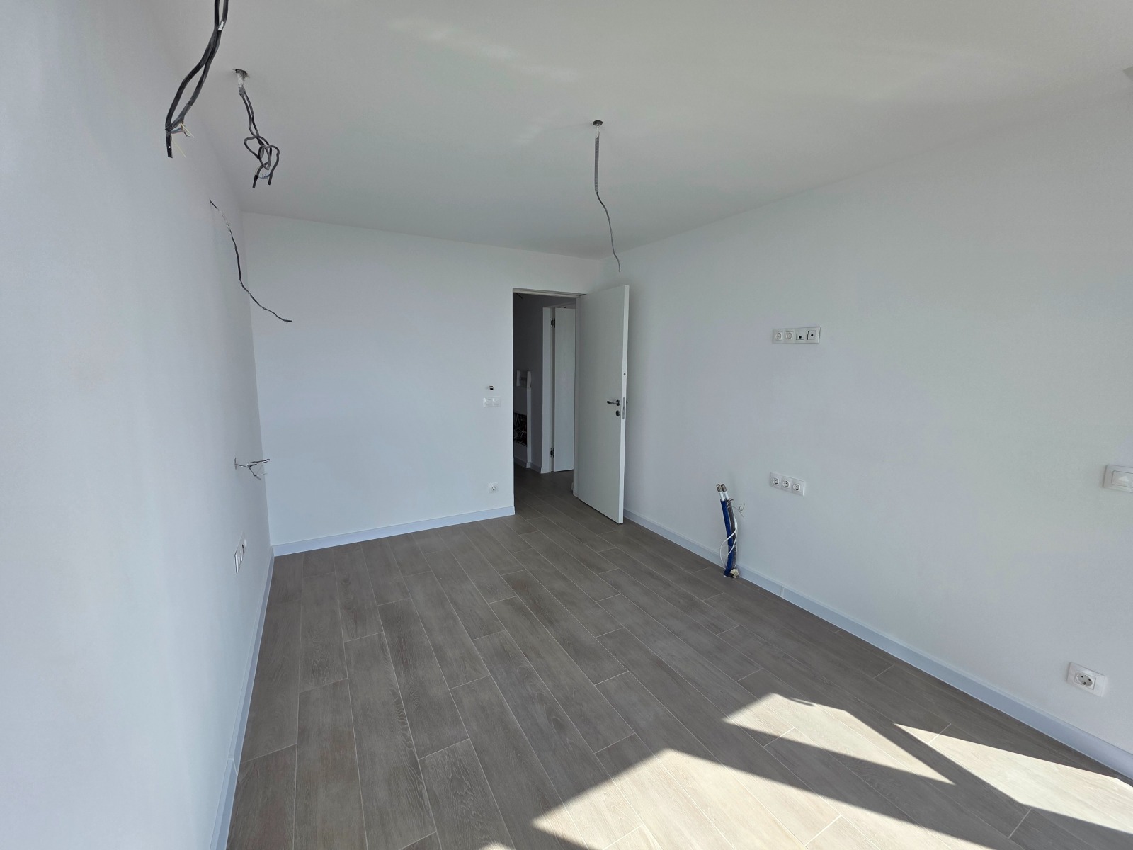 Продава 2-СТАЕН, гр. Варна, к.к. Слънчев ден, снимка 3 - Апартаменти - 54605716