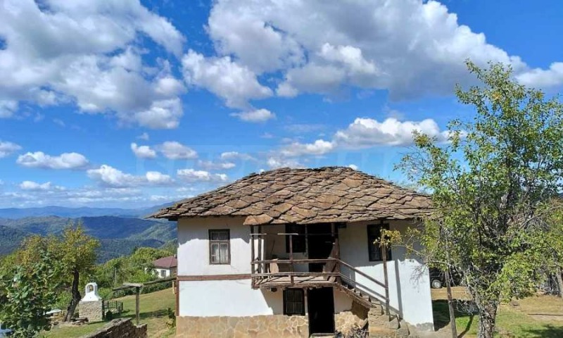 Продава КЪЩА в област Габрово, гр. Севлиево - 92 кв.м / 59 500 € » 116 371.89 лв., СУПРИММО ОФИСИ В СТРАНАТА