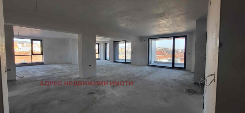 In vendita  3 camere da letto Stara Zagora , Tsentar , 392 mq | 76542229 - Immagine [2]