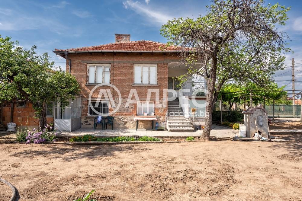 Продава КЪЩА, с. Чешнегирово, област Пловдив