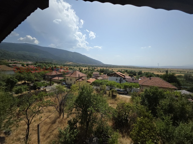 Продава КЪЩА, с. Сапарево, област Кюстендил