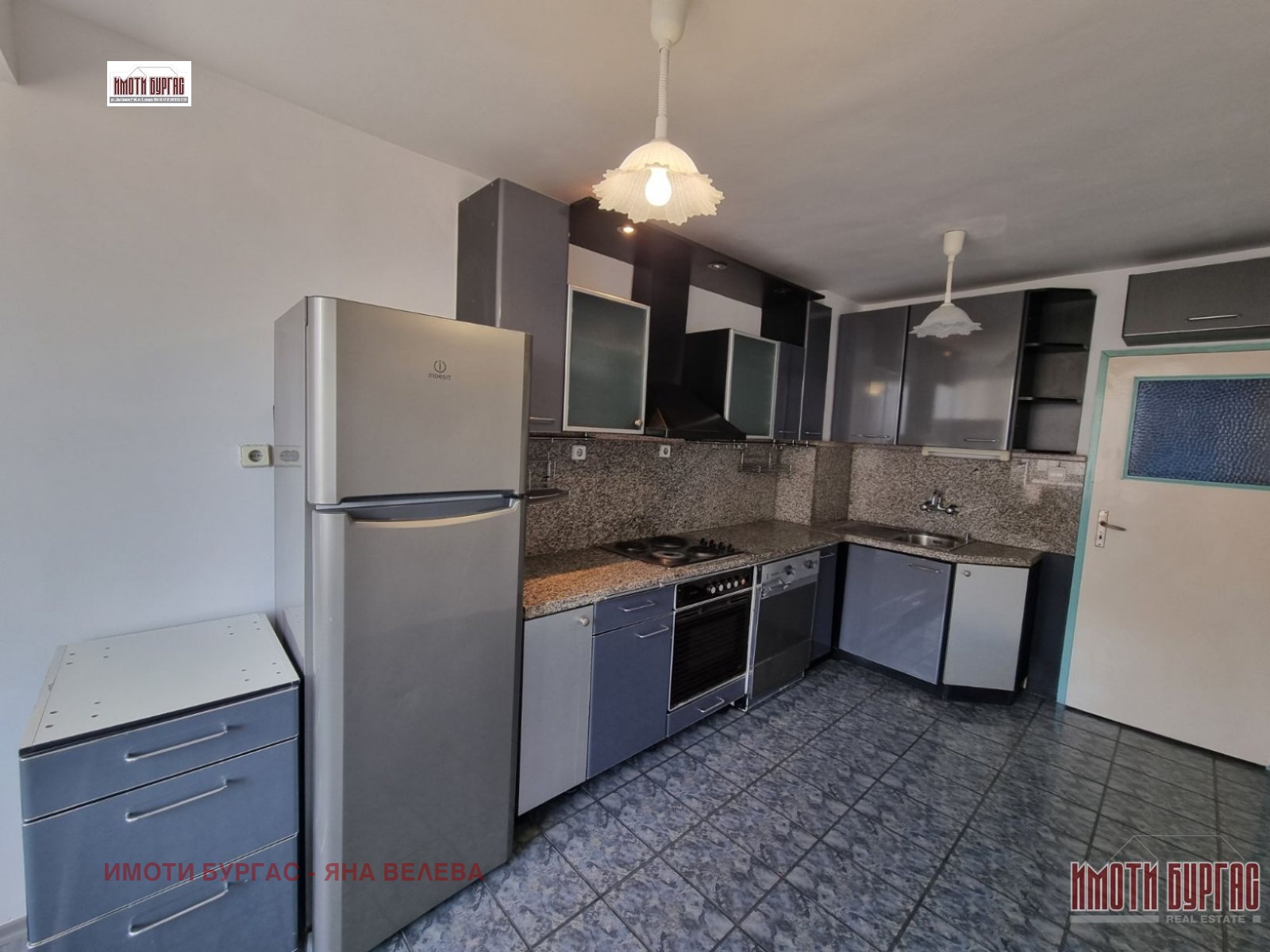 Продава 2-СТАЕН, гр. Бургас, Възраждане