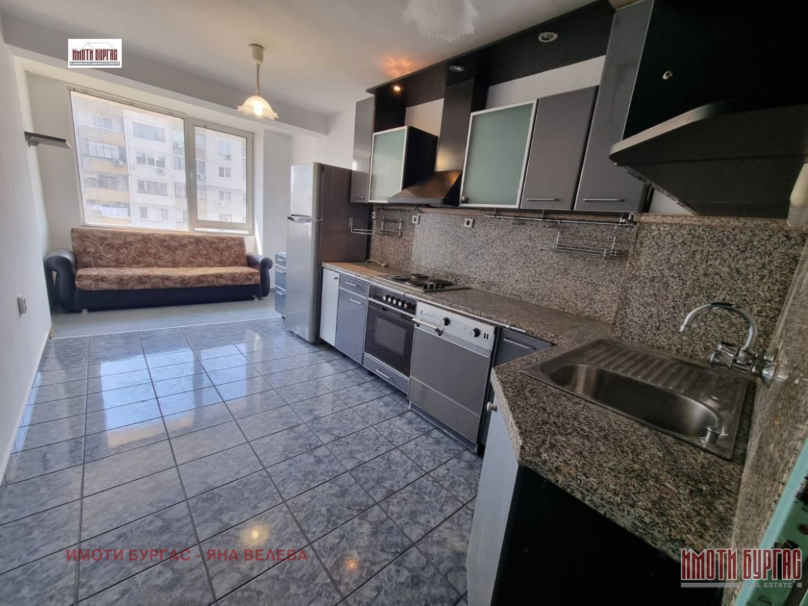 Продава 2-СТАЕН, гр. Бургас, Възраждане, снимка 2 - Апартаменти - 54162602