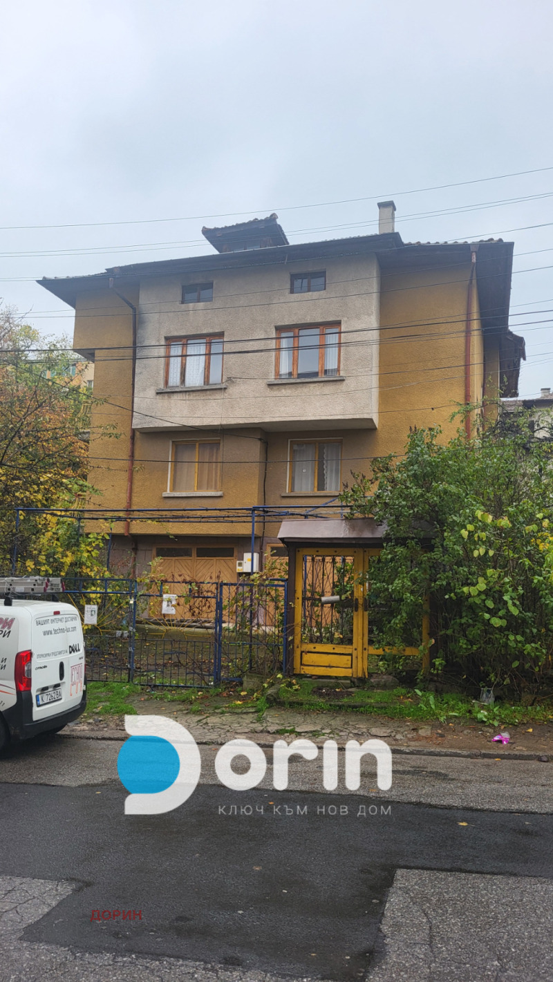 Продава КЪЩА в град Кърджали, Веселчане - 507 кв.м / 195 000 € » 381 386.85 лв., ДОРИН