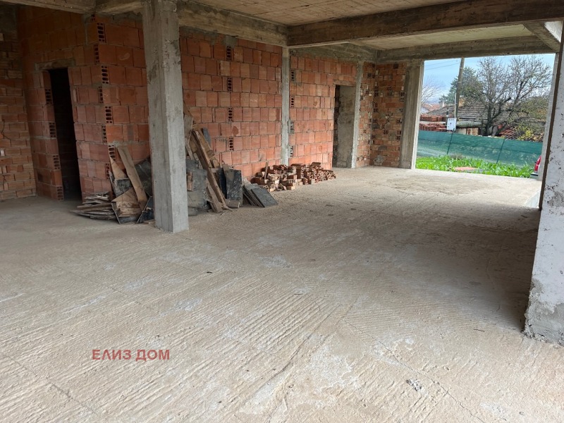 Продава КЪЩА, с. Долище, област Варна, снимка 2 - Къщи - 52637831