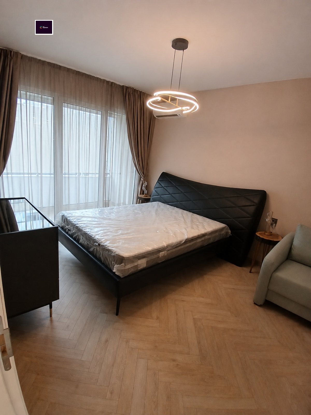 Продава МНОГОСТАЕН, гр. Варна, Център, снимка 3 - Апартаменти - 55405070