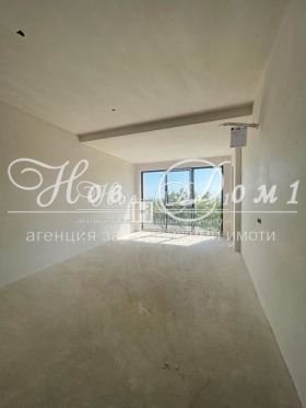 1 chambre Tsveten kvartal, Varna