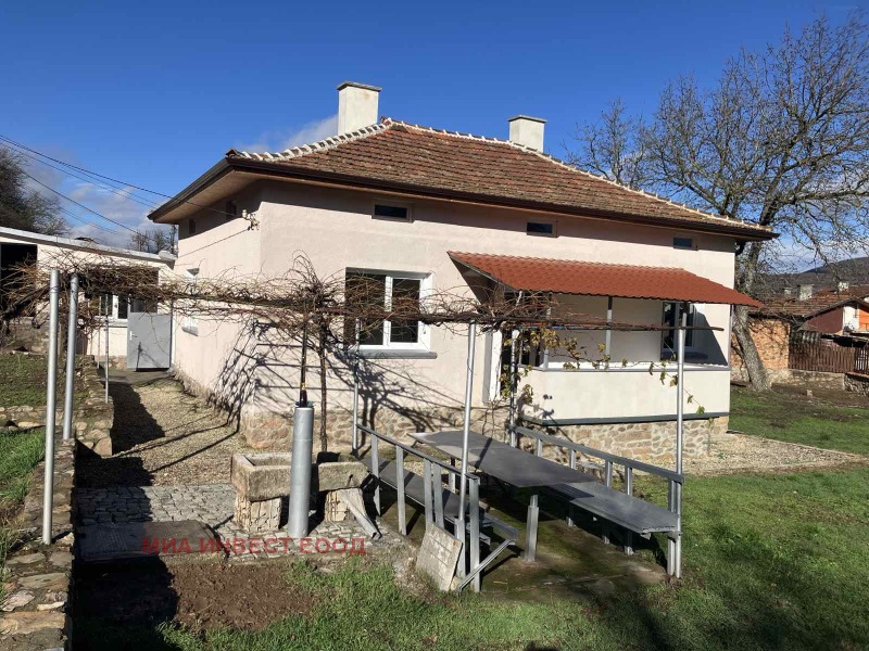 Продава КЪЩА, с. Чеканчево, област София област, снимка 2 - Къщи - 52519446
