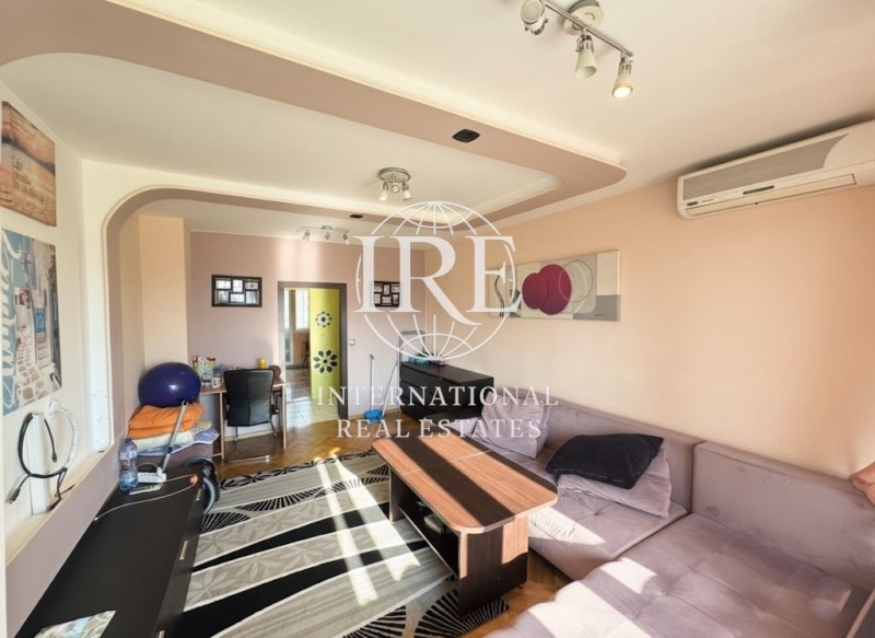 En venta  3 dormitorios Varna , Vladislav Varnenchik 1 , 100 metros cuadrados | 85576024