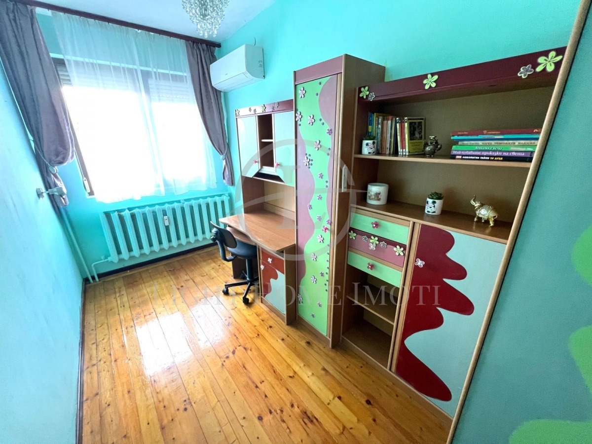 Продава ЕТАЖ ОТ КЪЩА, гр. Пловдив, Гагарин, снимка 4 - Етаж от къща - 54336688