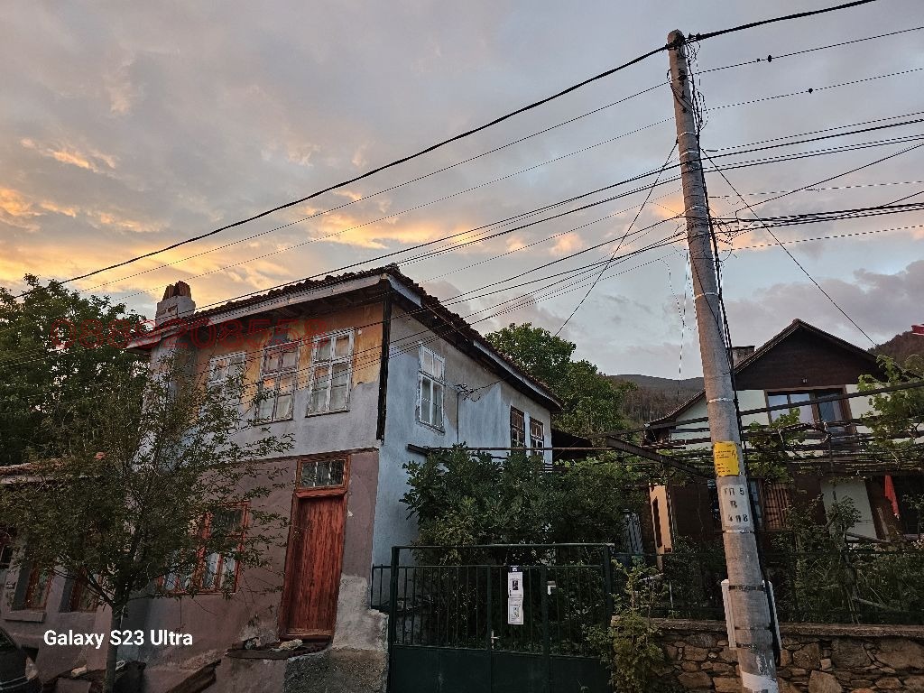 Продава КЪЩА, гр. Шипка, област Стара Загора, снимка 3 - Къщи - 54297550