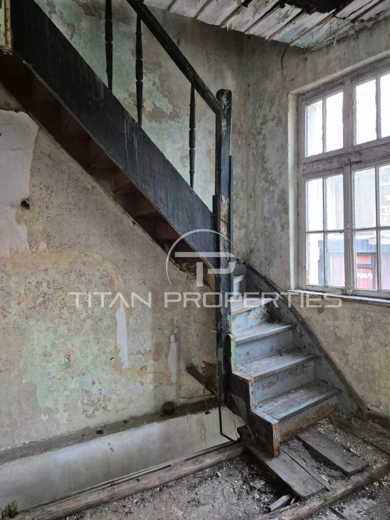 Продава КЪЩА, гр. Пловдив, Център, снимка 2 - Къщи - 52749857