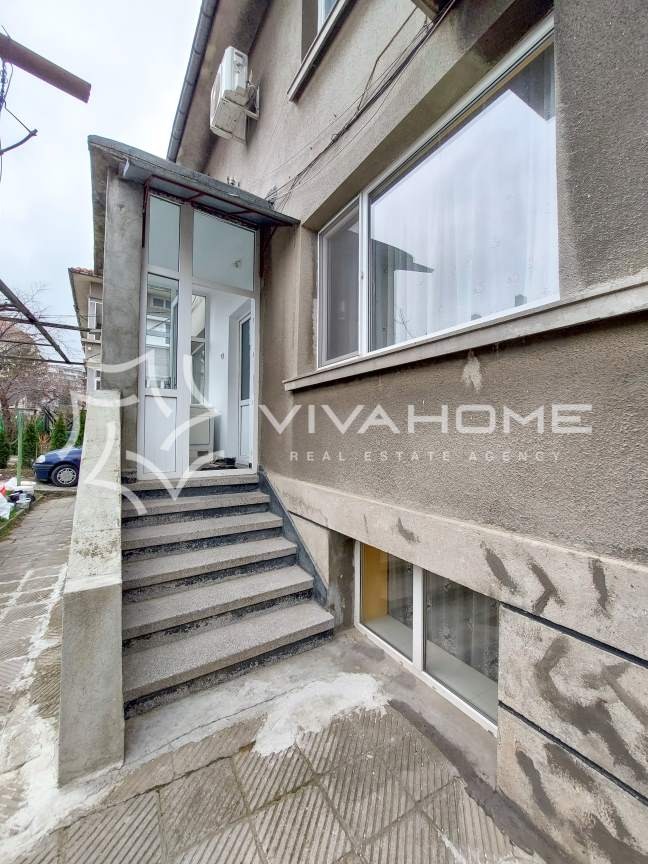 Продава  Етаж от къща, град Варна, Базар Левски •  119 000 EUR • ID 47939722 — holmes.bg - [1] 