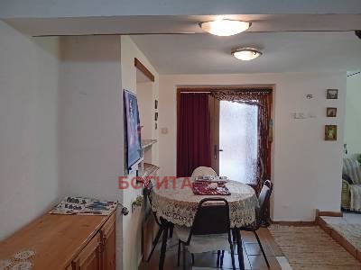 Продава ВИЛА, с. Дълбоки, област Стара Загора, снимка 8 - Вили - 52576905