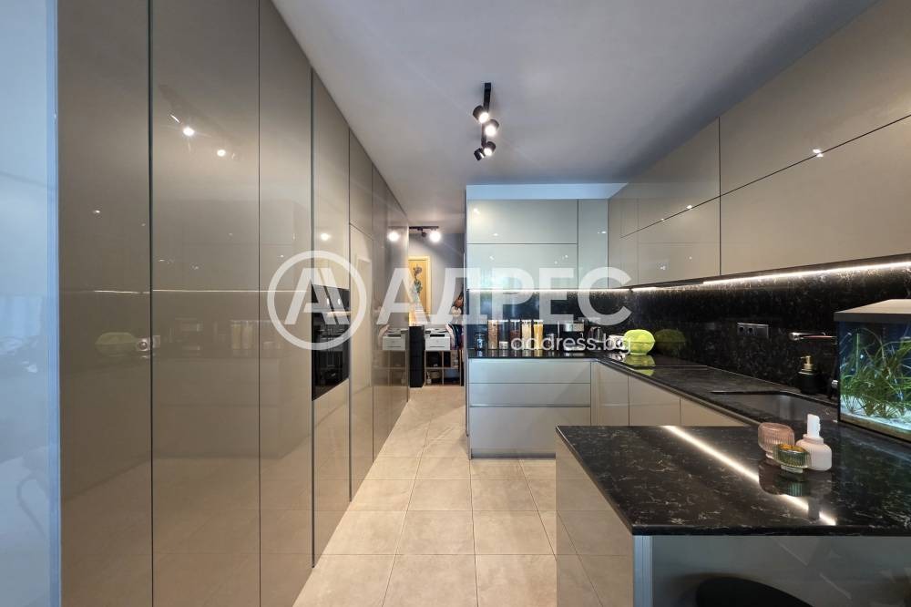 Продава 3-СТАЕН, гр. София, Изгрев, снимка 2 - Апартаменти - 55639178