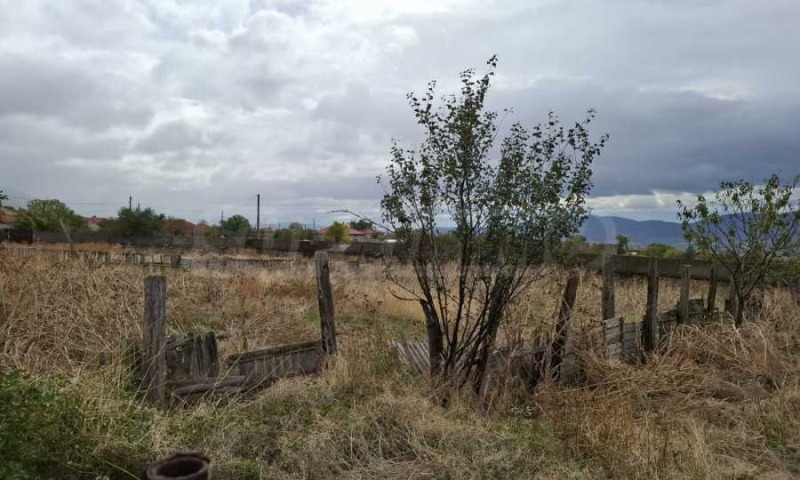 Продава ПАРЦЕЛ в област Пловдив, с. Кърнаре - 5674 кв.м / 105 000 € » 205 362.15 лв., СУПРИММО ОФИСИ В СТРАНАТА