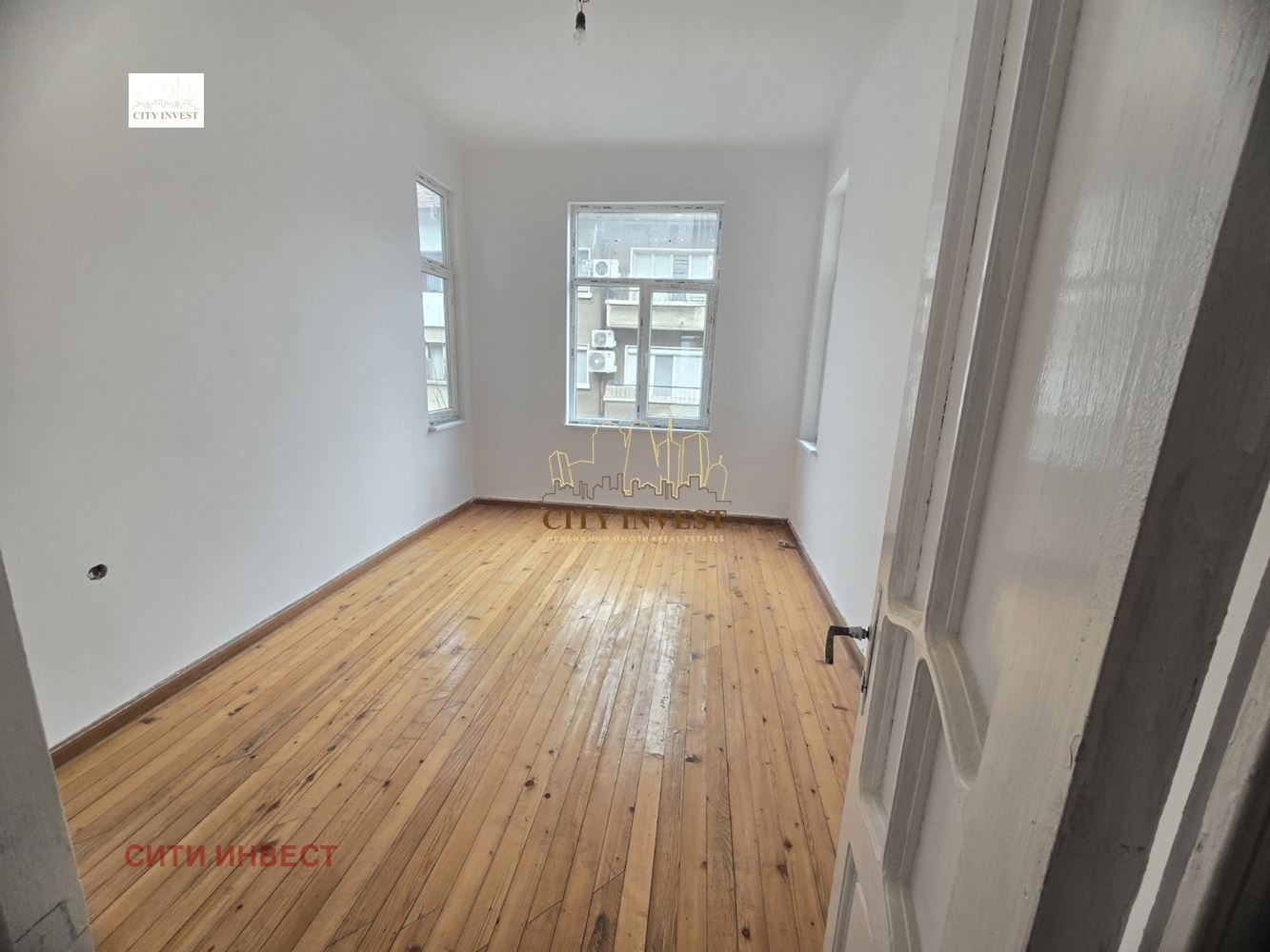 Продава ЕТАЖ ОТ КЪЩА, гр. Бургас, Център, снимка 2 - Етаж от къща - 55049149