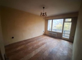 1 chambre Hadji Dimitar, Sofia 1