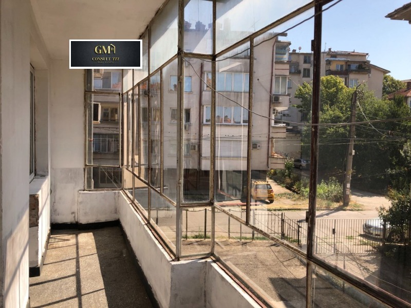 Продава  2-стаен град Плевен , Идеален център , 67 кв.м | 50699552