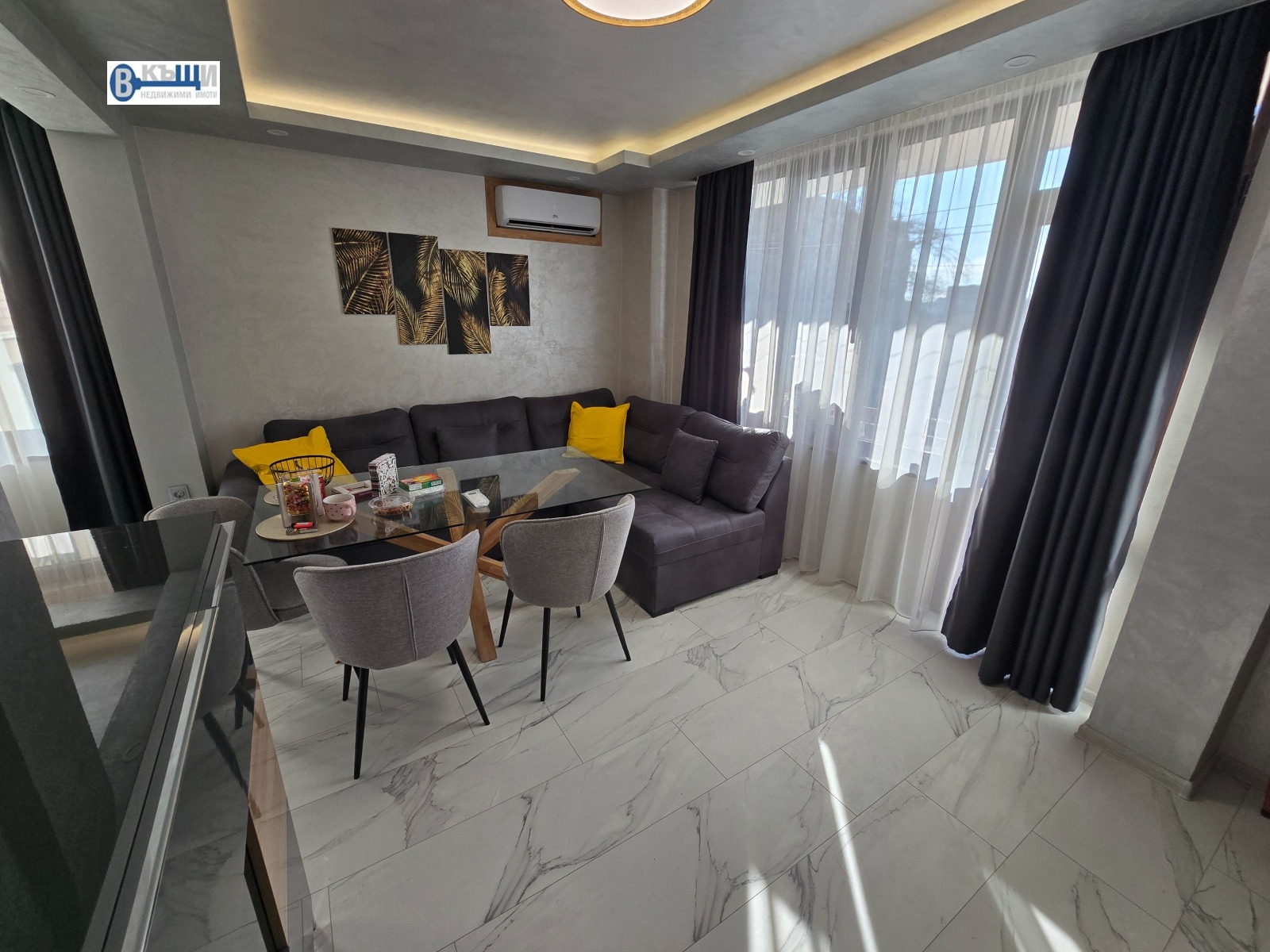 Продава 3-СТАЕН, гр. Велико Търново, Колю Фичето, снимка 2 - Апартаменти - 53645472