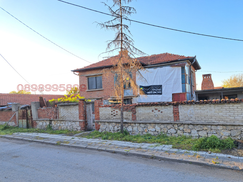 Продава КЪЩА, с. Войсил, област Пловдив, снимка 3 - Къщи - 46270084
