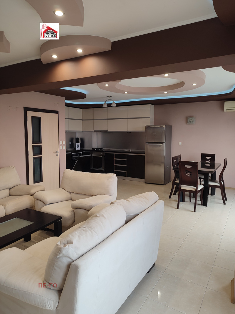 Продава 3-СТАЕН в град Пазарджик, Център - 135 кв.м / 149 000 € » 291 418.67 лв., ПЕ-ГО