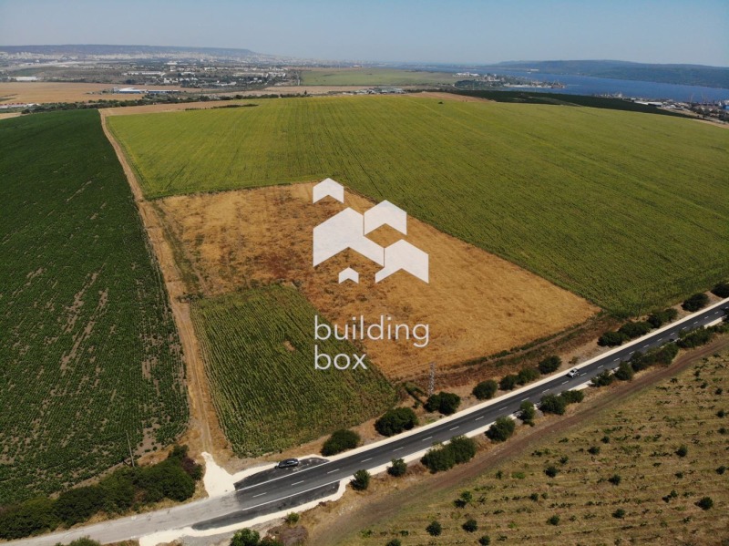 Продава ПАРЦЕЛ в област Варна, с. Езерово - 32994 кв.м / 1 154 790 € » 2 258 572.93 лв., БИЛДИНГ БОКС