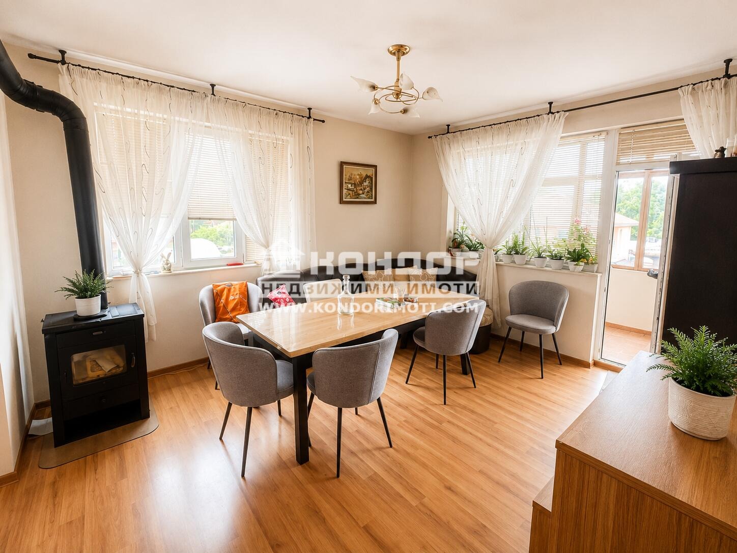 Продава ЕТАЖ ОТ КЪЩА, гр. Пловдив, Прослав, снимка 4 - Етаж от къща - 55011888