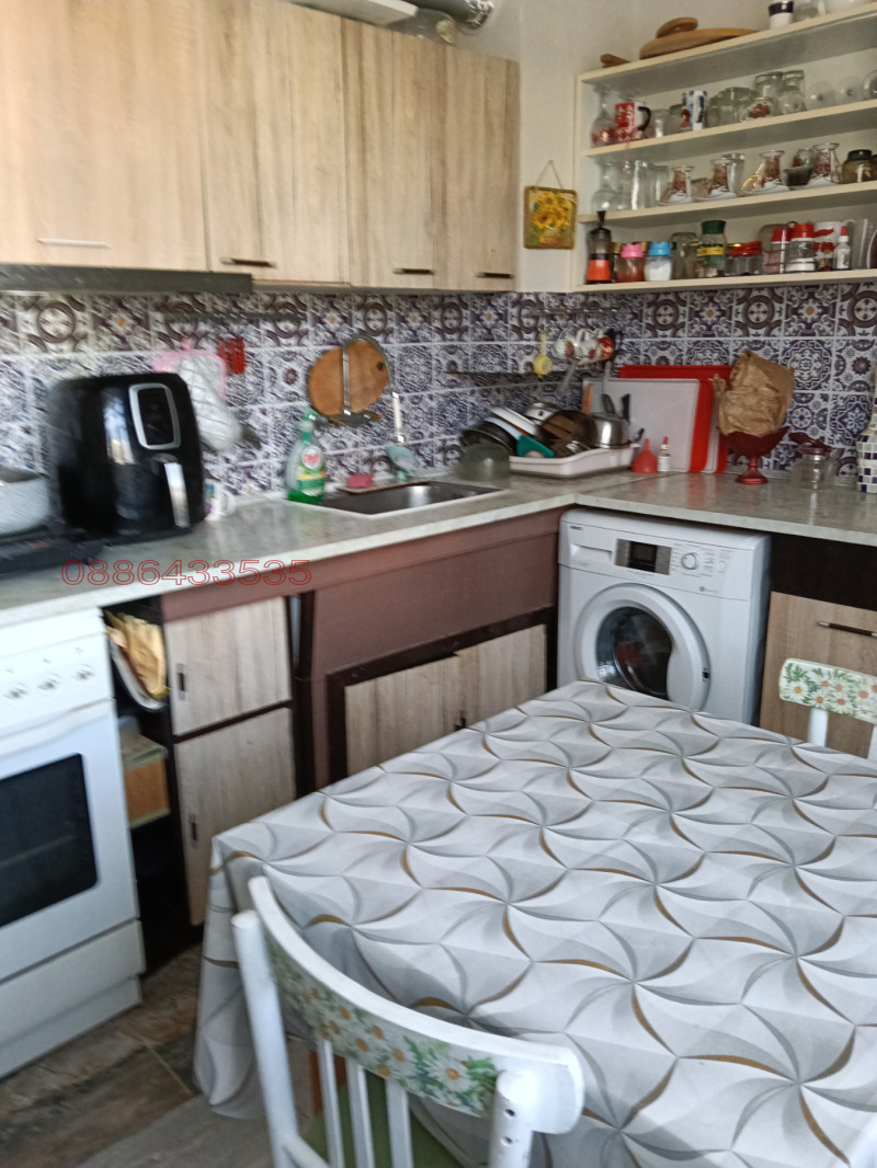 Продава 3-СТАЕН, гр. Чирпан, област Стара Загора, снимка 8 - Апартаменти - 52779833