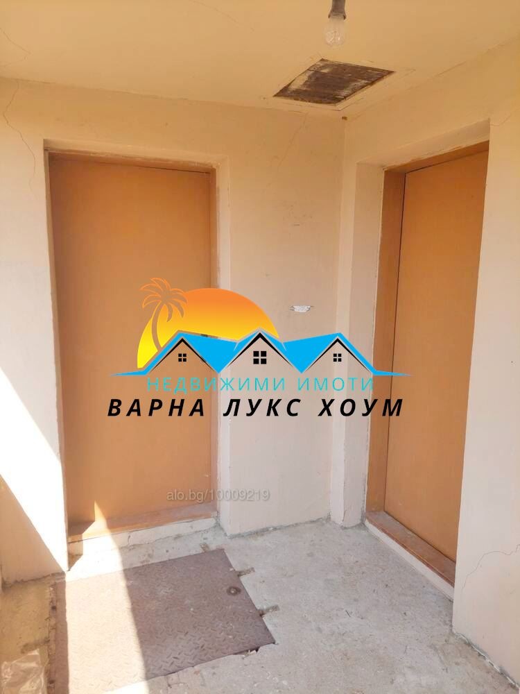 Продава КЪЩА, гр. Варна, м-т Боровец - юг, снимка 2 - Къщи - 48676517