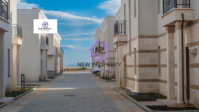 Продава КЪЩА, гр. Поморие, област Бургас, снимка 2 - Къщи - 53439945