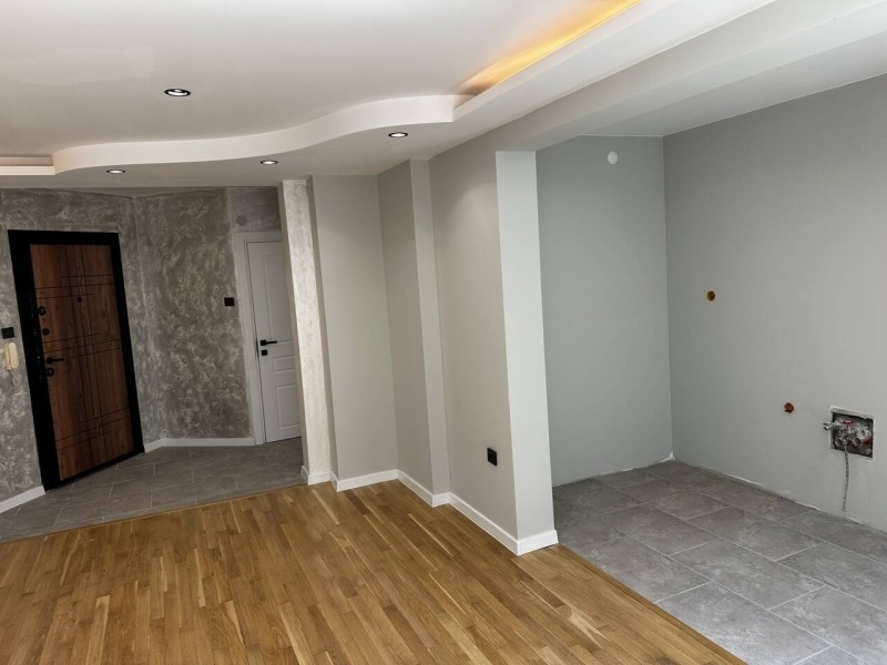 Продается  2 спальни Бургас , Център , 82 кв.м | 85485747