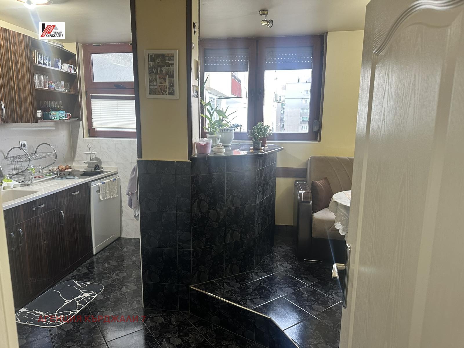 Продава 3-СТАЕН, гр. Кърджали, Възрожденци, снимка 8 - Апартаменти - 54773009