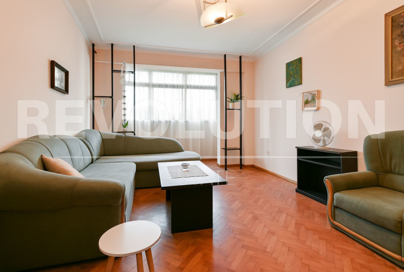 Продава 2-СТАЕН в град София, Изток - 67 кв.м / 219 999 € » 430 280.64 лв., РЕВОЛЮШЪН ЕСТЕЙТ