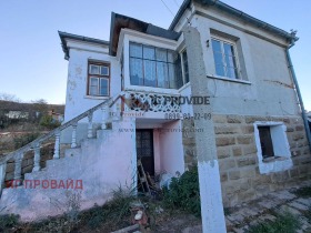 Продажба на имоти в с. Завет, област Бургас - изображение 1 