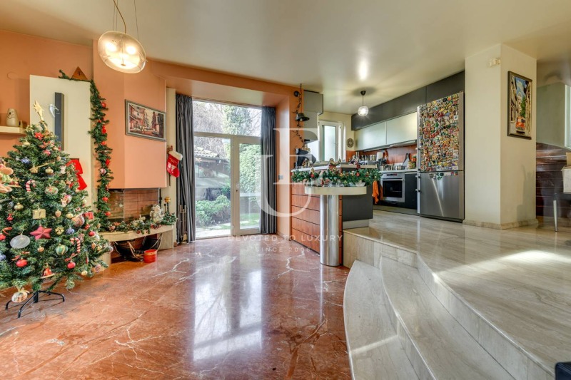 Продава КЪЩА, гр. София, Горна баня, снимка 2 - Къщи - 52857989