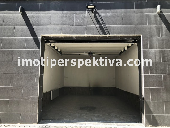Продава ГАРАЖ, ПАРКОМЯСТО, гр. Пловдив, Кючук Париж, снимка 2 - Гаражи и паркоместа - 54501040