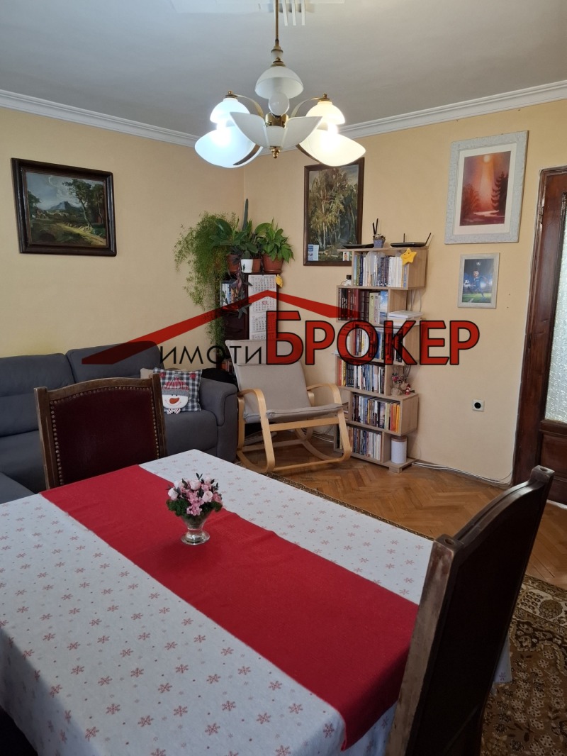 Продава  3-стаен град Сливен , Център , 82 кв.м | 42668507