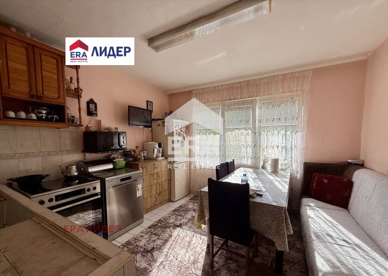 Продава МНОГОСТАЕН, гр. Русе, Родина 3, снимка 2 - Апартаменти - 52622090