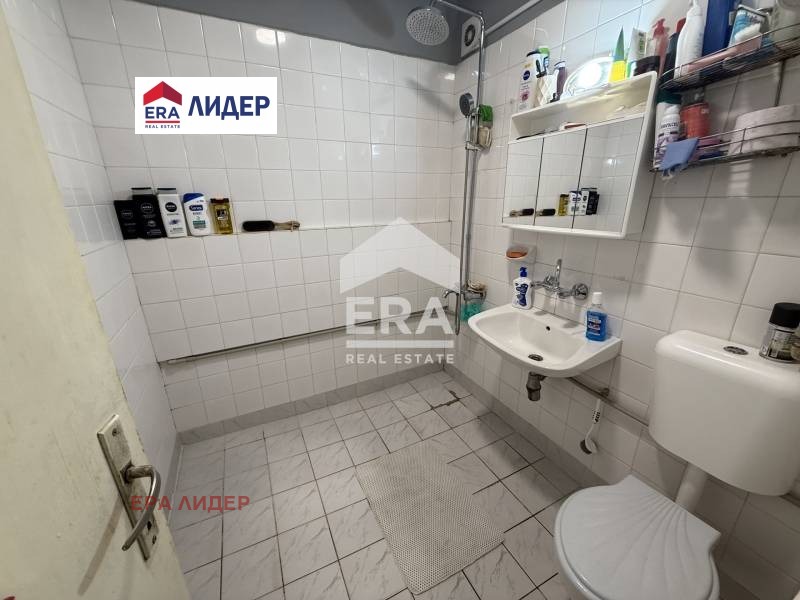 Продава МНОГОСТАЕН, гр. Русе, Родина 3, снимка 4 - Апартаменти - 52622090