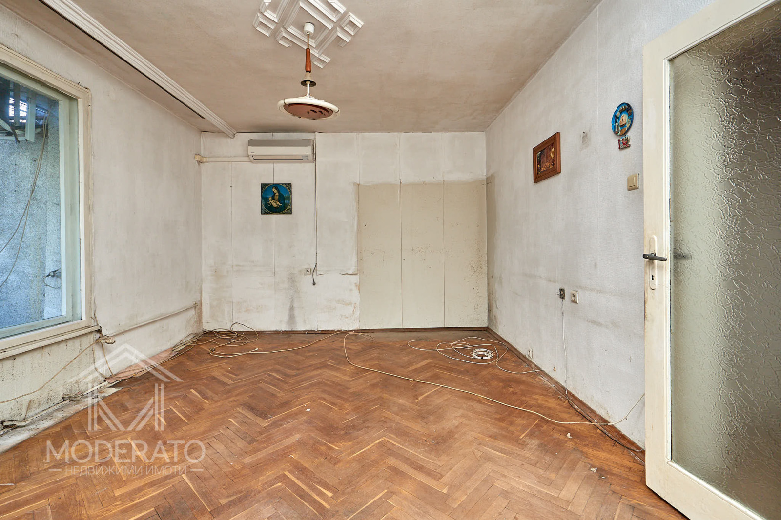 Продава МНОГОСТАЕН, гр. Бургас, Център, снимка 3 - Апартаменти - 54118644