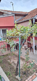 Продава  Къща град Русе , Средна кула , 100 кв.м | 63021960