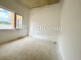 Escritório Mladost 2, Varna 3