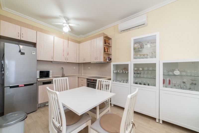 Продава 3-СТАЕН, гр. София, Център, снимка 6 - Апартаменти - 54424782