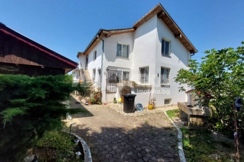 Продава КЪЩА, област Варна, с. Детелина • 145000 € / 283595.35 лв. • 63000674 1