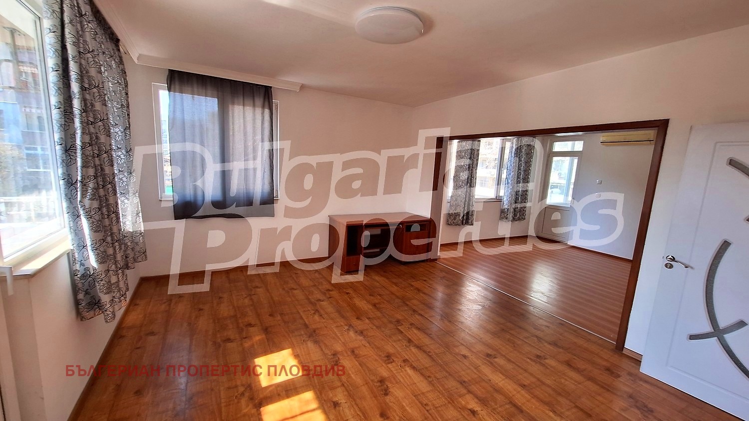 Продава ЕТАЖ ОТ КЪЩА, гр. Пловдив, Кючук Париж, снимка 5 - Етаж от къща - 53942664